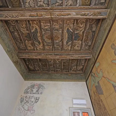 Foresteria Palazzo Guazzoni Zaccaria *